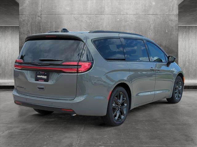 new 2024 Chrysler Pacifica car, priced at $44,240