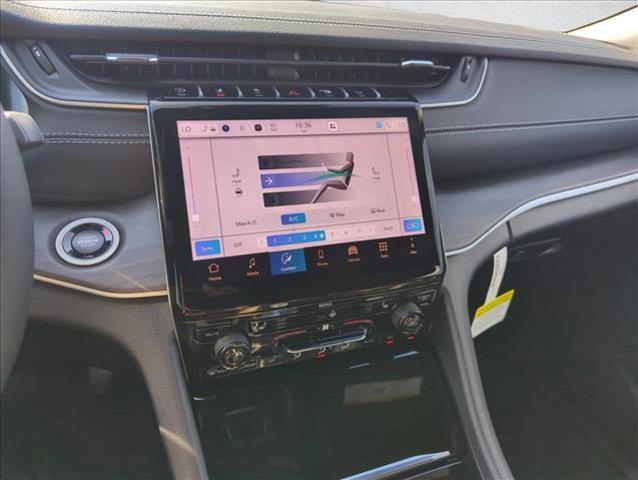 new 2025 Jeep Grand Cherokee car, priced at $42,019