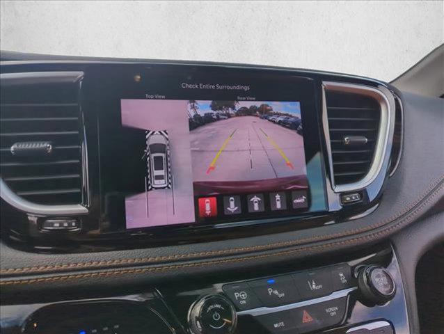 used 2021 Chrysler Pacifica car, priced at $31,281