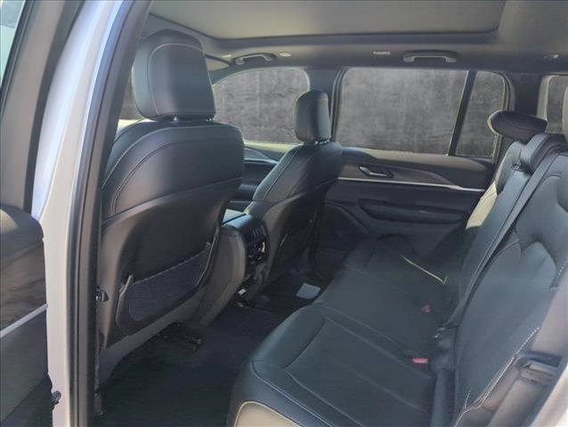 new 2025 Jeep Grand Cherokee car, priced at $49,104