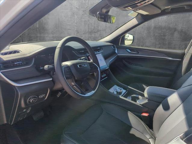 new 2025 Jeep Grand Cherokee car, priced at $49,104
