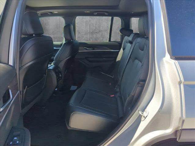 new 2025 Jeep Grand Cherokee car, priced at $49,104