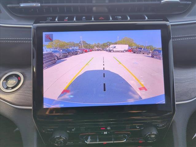 new 2025 Jeep Grand Cherokee car, priced at $49,104
