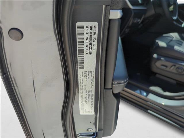 new 2025 Jeep Grand Cherokee car, priced at $41,041