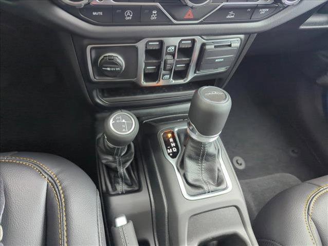 new 2025 Jeep Gladiator car, priced at $45,880