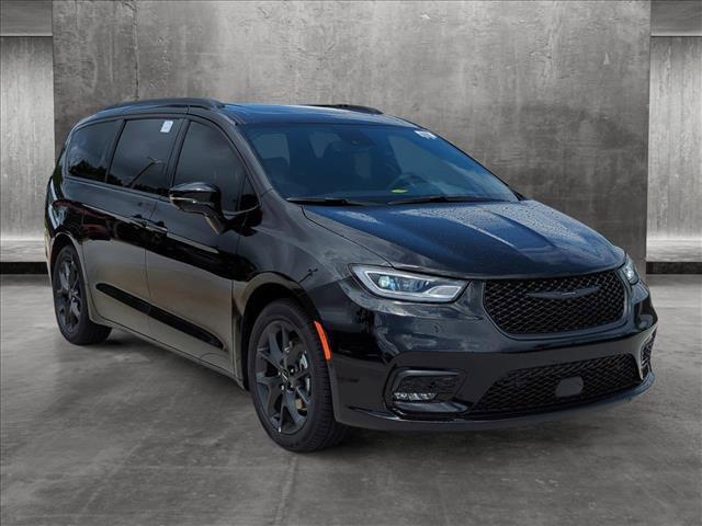 new 2024 Chrysler Pacifica car, priced at $46,478