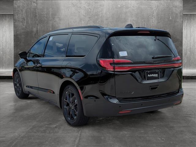 new 2024 Chrysler Pacifica car, priced at $46,478