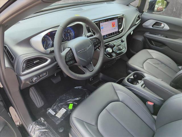 new 2024 Chrysler Pacifica car, priced at $46,478