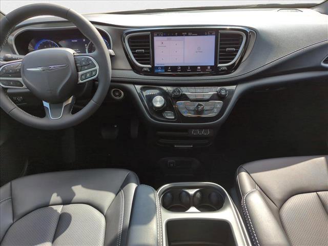 new 2025 Chrysler Pacifica car, priced at $42,292