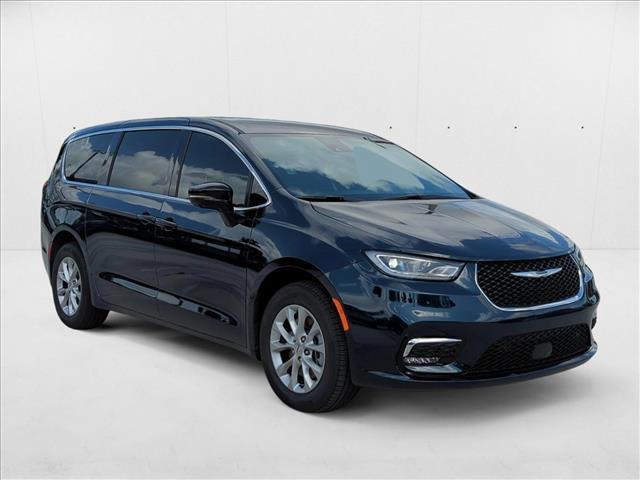 new 2025 Chrysler Pacifica car, priced at $42,292