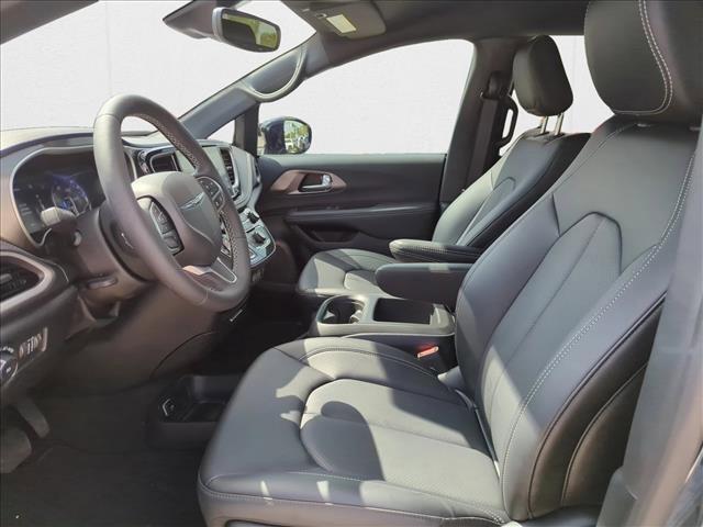new 2025 Chrysler Pacifica car, priced at $41,042