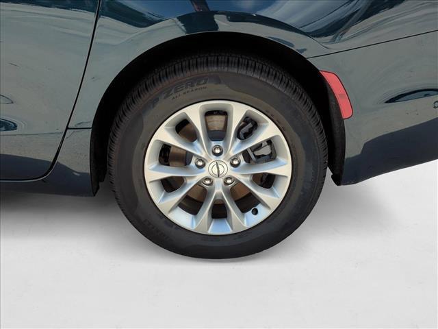 new 2025 Chrysler Pacifica car, priced at $42,292