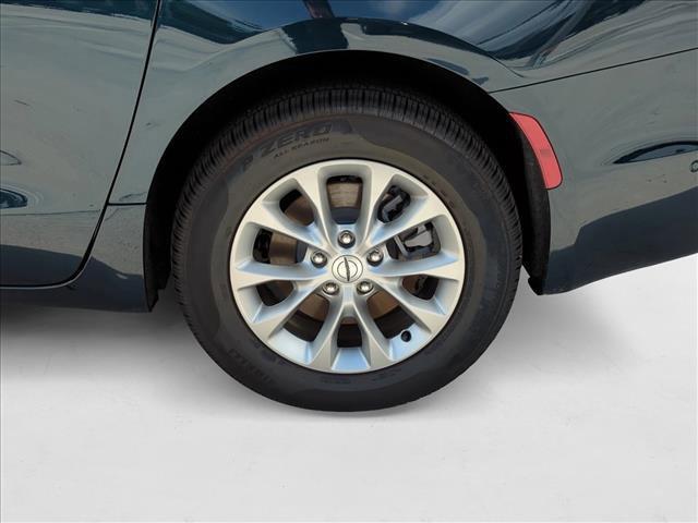new 2025 Chrysler Pacifica car, priced at $41,042