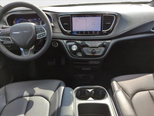 new 2025 Chrysler Pacifica car, priced at $41,042