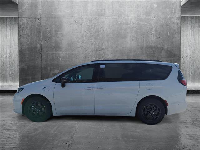 new 2025 Chrysler Pacifica Hybrid car, priced at $61,760