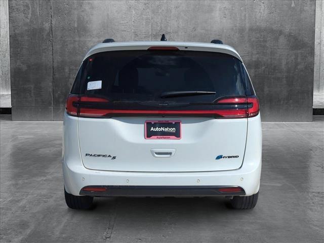 new 2025 Chrysler Pacifica Hybrid car, priced at $61,760