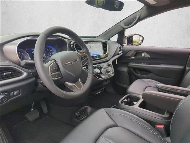 used 2025 Chrysler Pacifica car, priced at $41,711