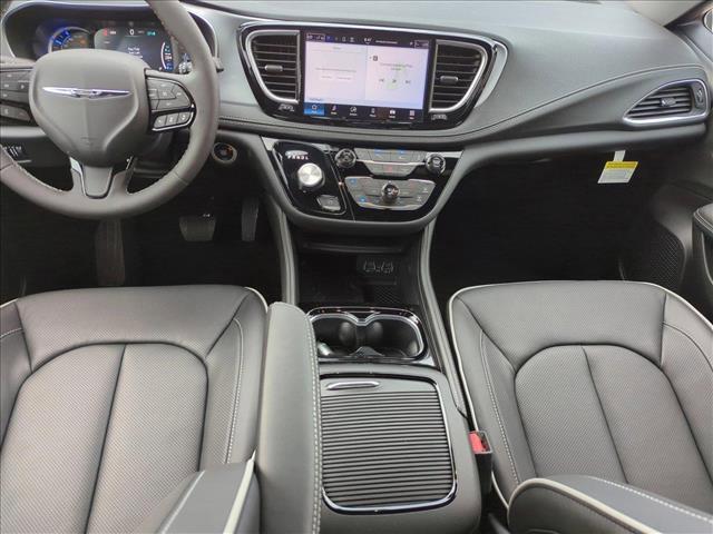 new 2025 Chrysler Pacifica Hybrid car, priced at $52,658