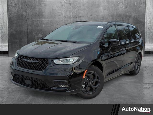 new 2025 Chrysler Pacifica Hybrid car, priced at $52,658