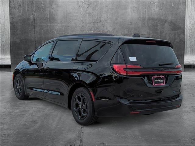 new 2025 Chrysler Pacifica Hybrid car, priced at $52,658
