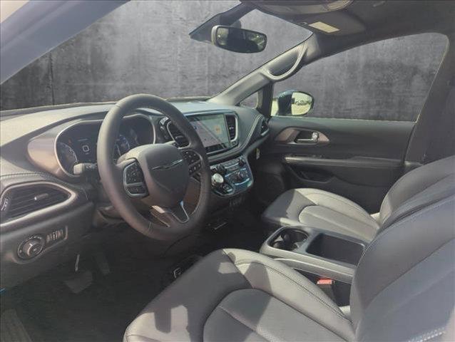 new 2025 Chrysler Pacifica car, priced at $45,657