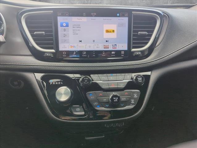 new 2025 Chrysler Pacifica car, priced at $45,657