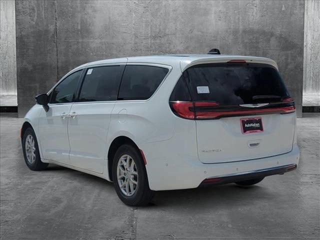 new 2025 Chrysler Pacifica car, priced at $45,657