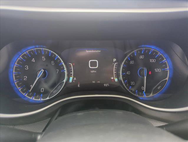 new 2025 Chrysler Pacifica car, priced at $45,657