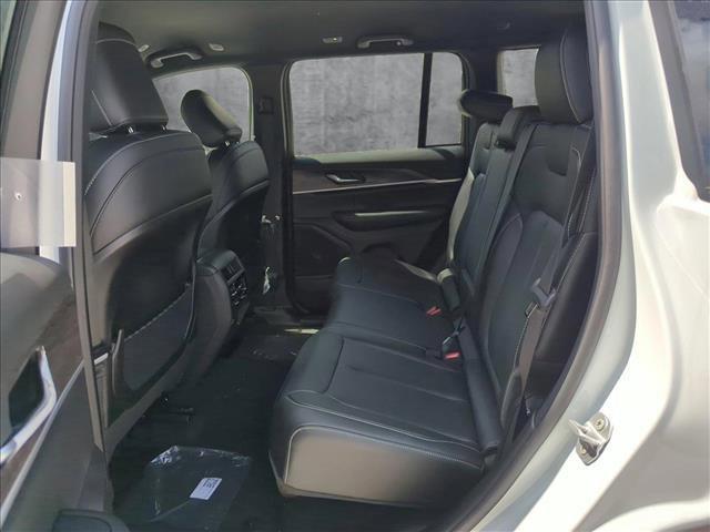 new 2025 Jeep Grand Cherokee car, priced at $45,755