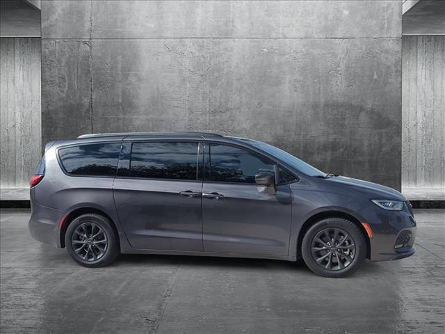 used 2021 Chrysler Pacifica car, priced at $24,995