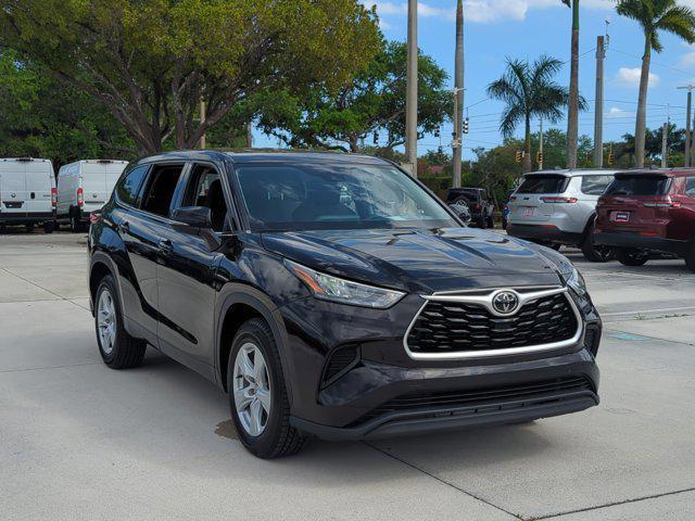 used 2020 Toyota Highlander car, priced at $27,177