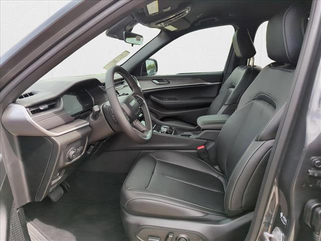 new 2025 Jeep Grand Cherokee car, priced at $43,131