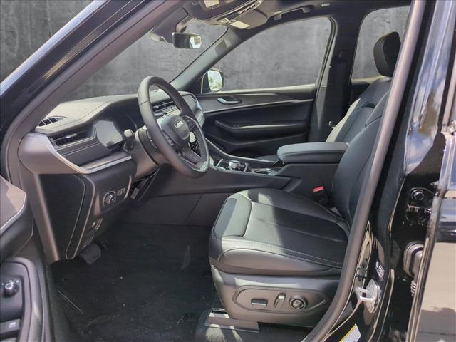 new 2025 Jeep Grand Cherokee car, priced at $49,104