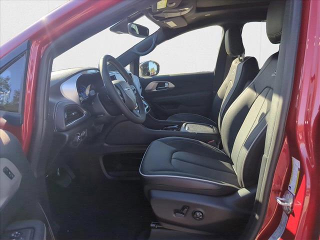 new 2025 Chrysler Pacifica Hybrid car, priced at $50,354