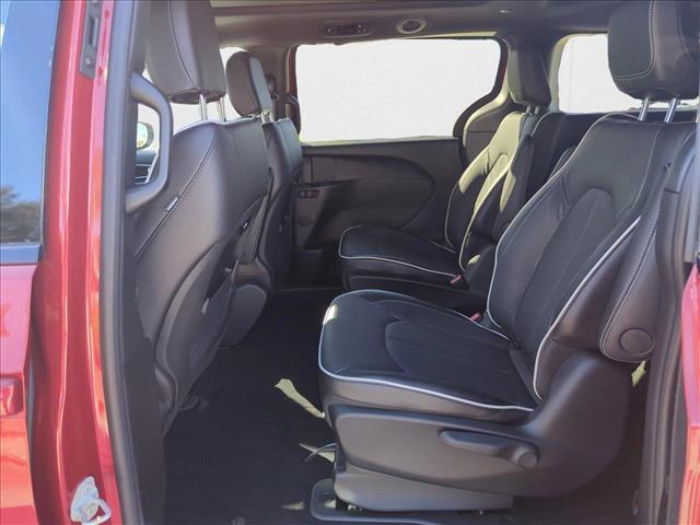 new 2025 Chrysler Pacifica Hybrid car, priced at $50,354