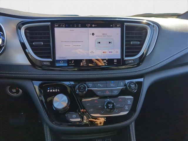 new 2025 Chrysler Pacifica Hybrid car, priced at $50,354