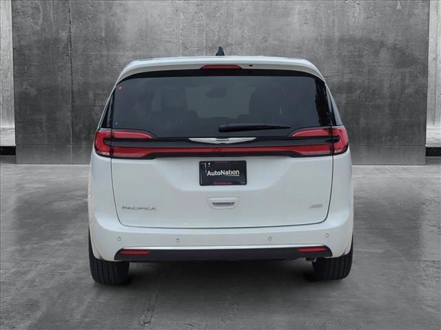 new 2025 Chrysler Pacifica car, priced at $43,896