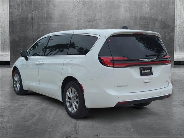 new 2025 Chrysler Pacifica car, priced at $43,896