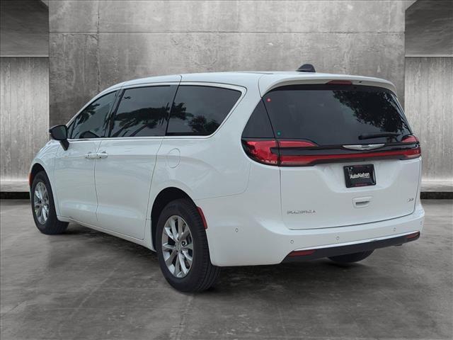 new 2025 Chrysler Pacifica car, priced at $45,046