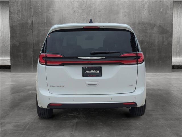 new 2025 Chrysler Pacifica car, priced at $45,046