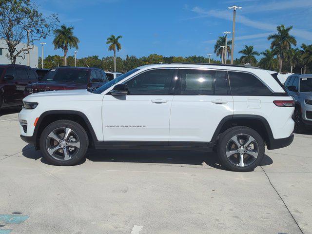 new 2025 Jeep Grand Cherokee car, priced at $41,008
