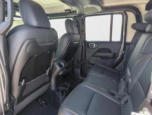 new 2025 Jeep Gladiator car, priced at $42,232