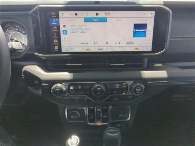 new 2025 Jeep Gladiator car, priced at $42,232