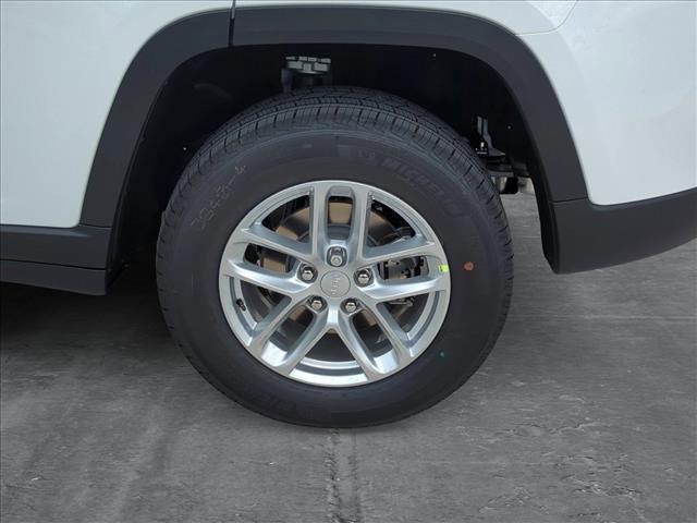 new 2025 Jeep Grand Cherokee car, priced at $39,035