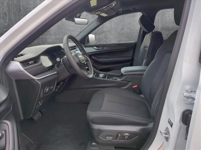 new 2025 Jeep Grand Cherokee car, priced at $39,035