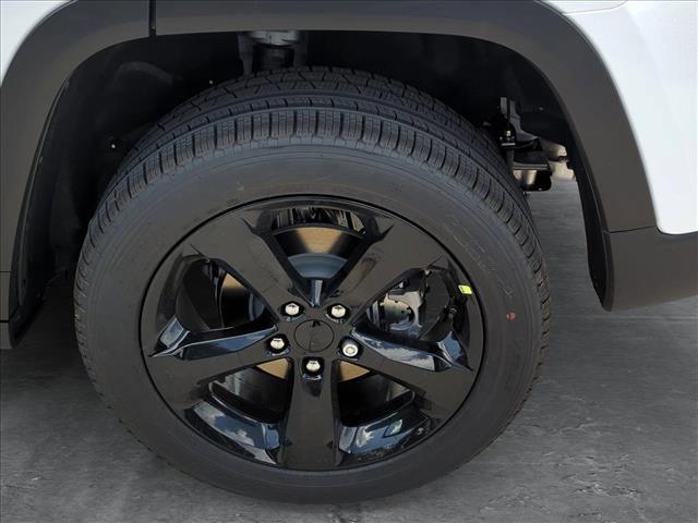 new 2025 Jeep Grand Cherokee car, priced at $48,568