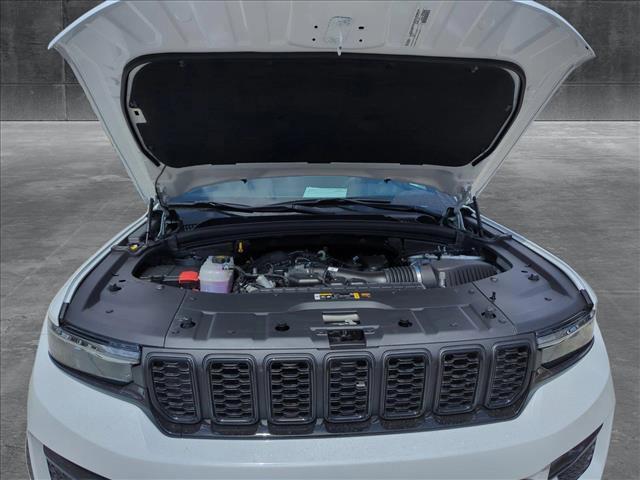 new 2025 Jeep Grand Cherokee car, priced at $48,568