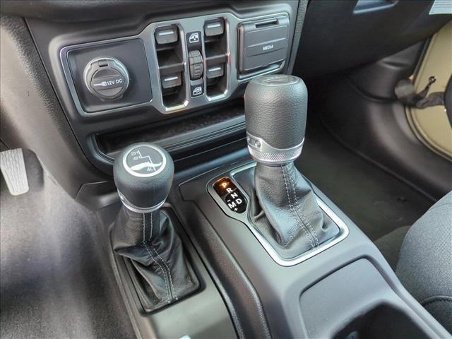 new 2025 Jeep Gladiator car, priced at $43,739