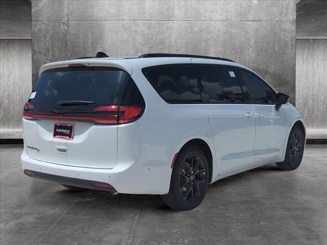 new 2024 Chrysler Pacifica car, priced at $51,480