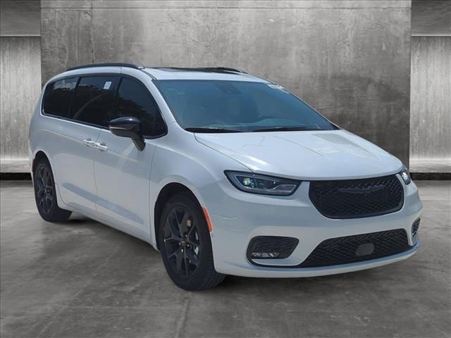 new 2024 Chrysler Pacifica car, priced at $51,480